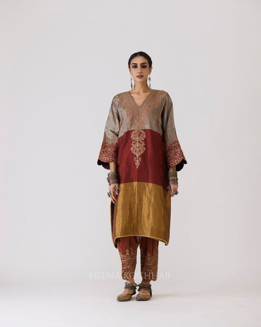 SURKH ZEENAT