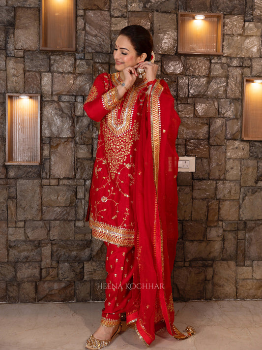 AKRITI KAKKAR IN IFRAAH